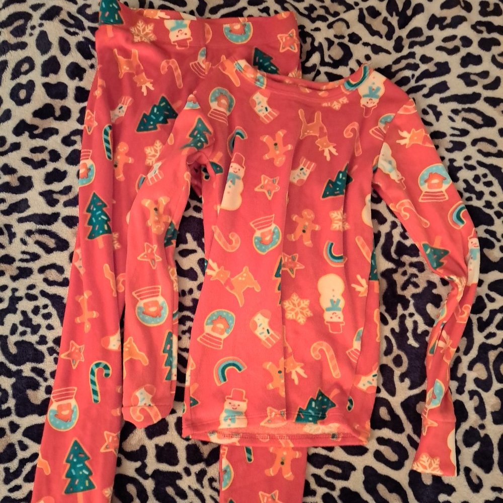 Cat & Jack Kids plush Pajama set! Barely worn